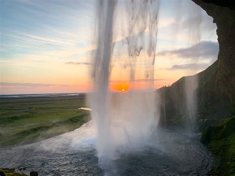 Tips For Seljalandsfoss Iceland The Waterfall You Can Walk Behind