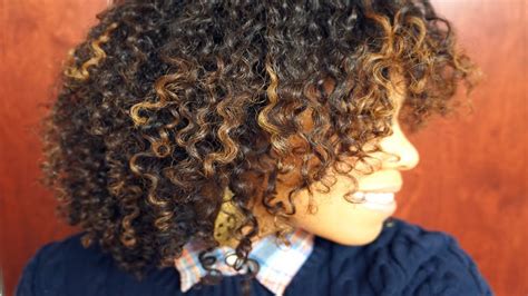 See more ideas about hair, chocolate brown hair, hair styles. Deva Chan: Pintura Highlights the way for curly girls ...
