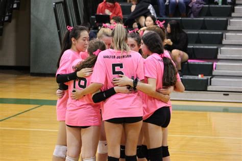 Girls Volleyball Beat Quince Orchard Cougars 3 0 Look To Finish