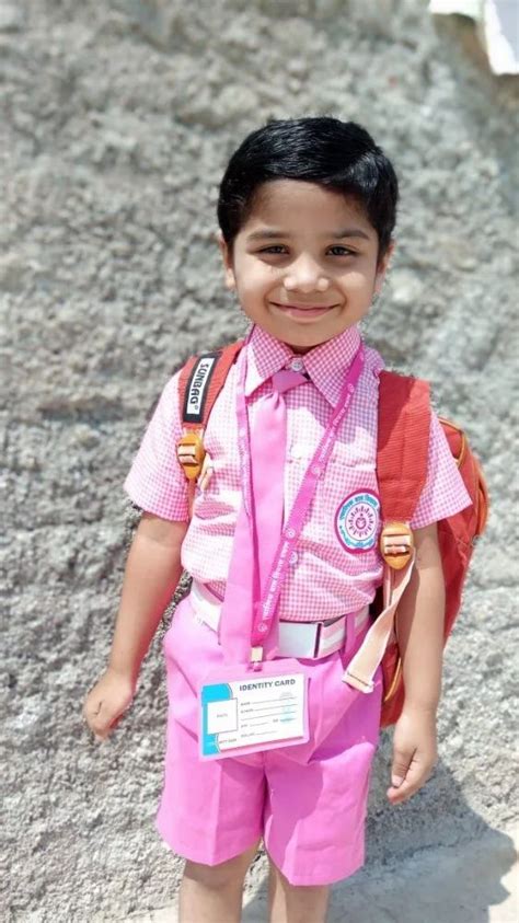 Kids School Uniforms In Nagpur बच्चो के स्कूल की वर्दी नागपुर