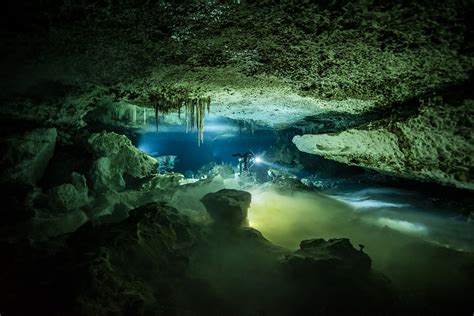 Fotógrafo Descubre Las Aguas Cristalinas De Cuevas Submarinas Mexicanas