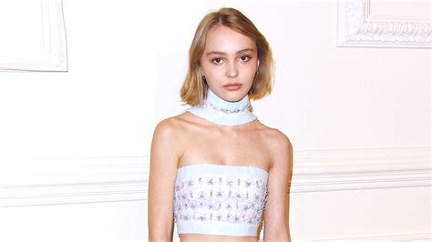 Who Is Lily Rose Melody Depp Facts And Profile Johnny Depp Daughter