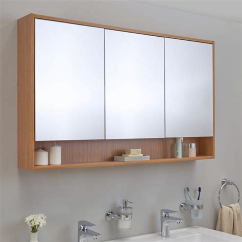 Great for improving the feeling of space, providing practical storage or enhancing natural light, you'll find a range of mirrored bathroom cabinets to suit both traditional and contemporary décor here at victoriaplum.com. VitrA Integra Extra Large 120cm Mirror Cabinet - UK Bathrooms