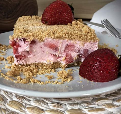 Frozen Strawberry Dessert - No Bake Summer Dessert - Sula and Spice