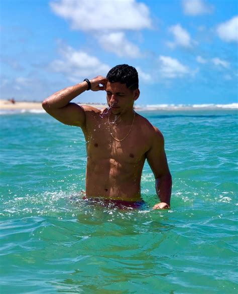 Lucas Cordeiro On Instagram Por Onde Andares São Teus Os Mares 🌊