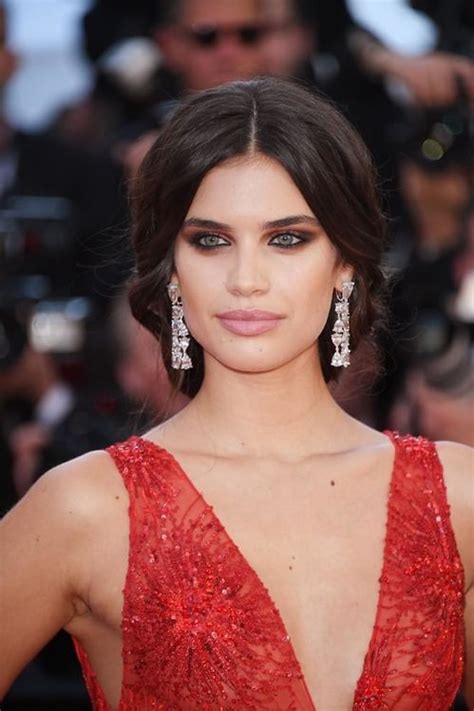 Inspiration Coiffure Description Le Smoky Charbonneux De Sara Sampaio Coiffure