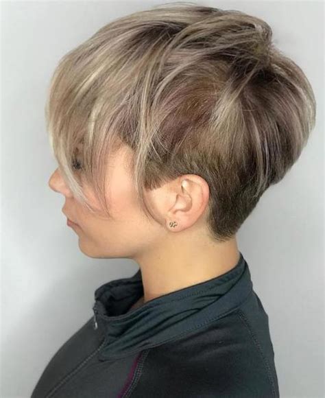 Here are the images of elegant short hair ideas for women over 60, please take a look at these gorgeous short hairstyles and be inspired by these looks now! قصات شعر قصير 2020 , احدث صيحات الشعر القصير - احبك موت