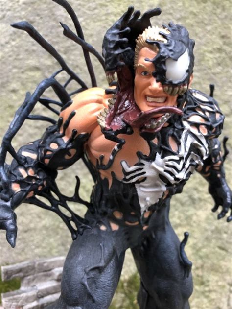 Review Marvel Gallery Venom Pvc Figure Statue Diamond Select Toys