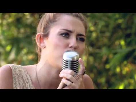 ==== enjoy this original video with the lyrics in screen. Miley Cyrus - The Backyard Sessions - "Jolene" - YouTube