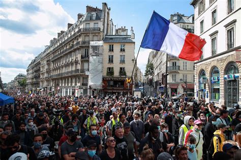VidÉos Manifestation Contre Le Pass Sanitaire à Paris Des Milliers