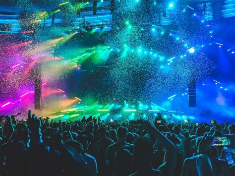 What Is Electronic Dance Music Edm Heres Everything You Need To Know