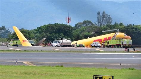 A Cargo Airplane Broke Up During An Emergency Landing In Costa Rica Costa Rica Airplane San