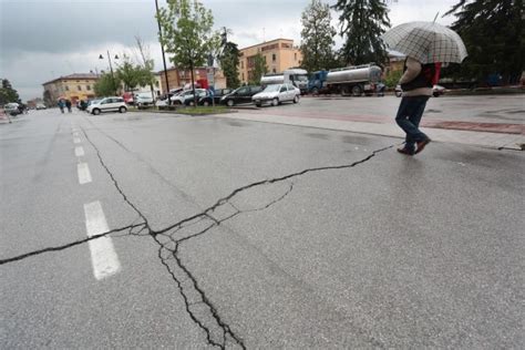 Terremoto, la faglia lungo le strade - la Repubblica