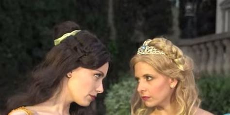 Cinderella And Belle In Disney Princess Rap Battle Sarah Michelle Gellar