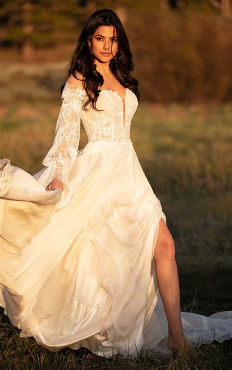 Stunning Boho Wedding Dress All Who Wander In 2020 Boho Chic Wedding Dress Chic Wedding