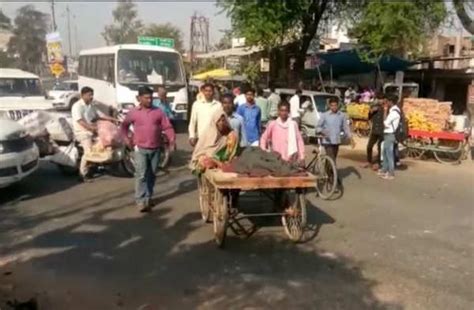 Medical Apathy In Up Denied Ambulance Man Carries Wifes Body On Handcart For 5 Km To Reach