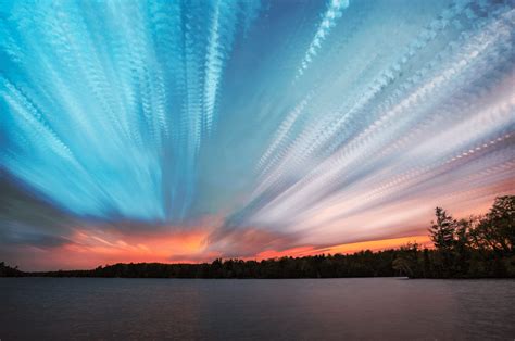 Spectacular Smeared Sky Photos Are Impressionist “paintings” For The