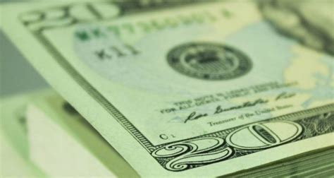 Tambien puedes conocer el precio de la lechuga verde que se comercia en las calles de venezuela debido a las limitaciones del gobierno y que se tiene un. El valor del dólar paralelo cerró hoy en 206.479,83 y 208 ...