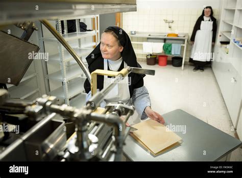 Sister Teresa Hi Res Stock Photography And Images Alamy