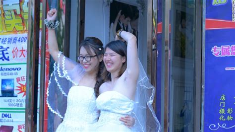 Lesbian Couple Marry In China To Push For Same Sex Marriage In The