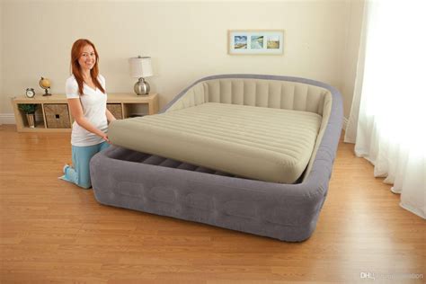The bed also features air cushion reinforcements on all corners to prevent friction with a frame or the floor and a massive california king size, this waterbed gives you all the space to roam you will ever need. Intex 67972 King Size Inflatable Bed With Electric Air ...