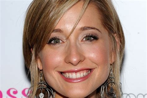 smallville star allison mack accused of recruiting for nxivm group accused of sex trafficking