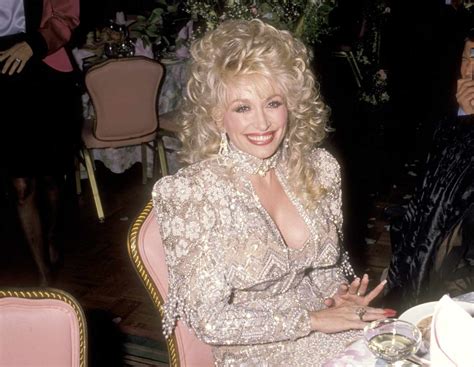 Watch Dolly Parton Perform Hes Alive At 1989 Cma Awards