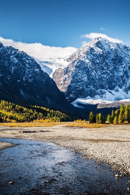 Premium Photo Aktru River Valley Severo Chuy Range Altai Republic