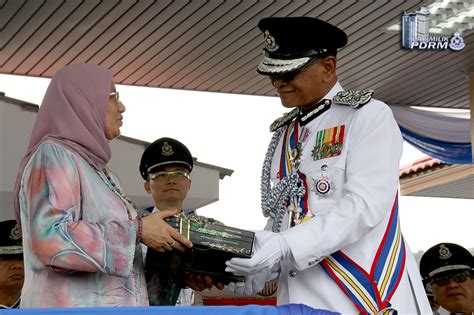 Tel dan cara hubungi/laman web 927 PELATIH KOR SUKSIS UNIVERSITI AWAM TAMAT LATIHAN