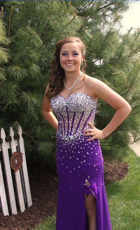 Pin By Jessica Boehmer On Prom Photos Dresses Formal Dresses Prom Photos