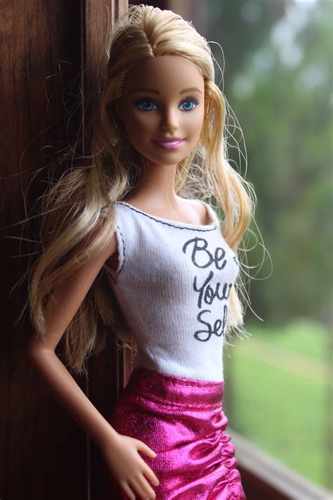 Introducing Librarian Barbie Now With Special Eye Rolling Function Barbie Bebe New Barbie