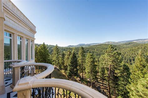 Grand Chateau Residence In The Colorado Rocky Mountains