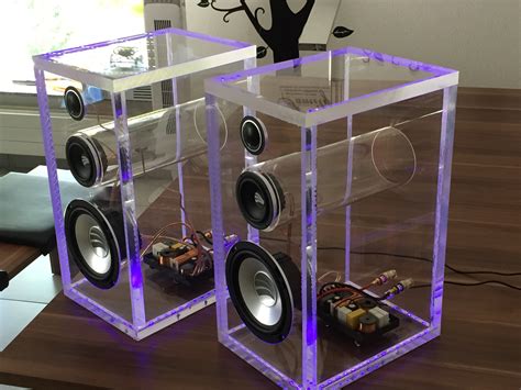 Gallery Acrylic Glas Speaker
