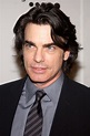 Classify actor Peter Gallagher