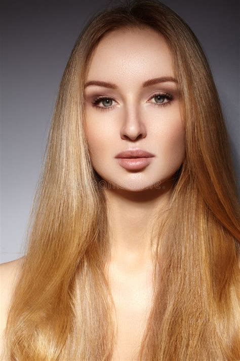Fashion Long Hair Beautiful Blond Girl Healthy Straight Shiny Hair Style Beauty Woman Model