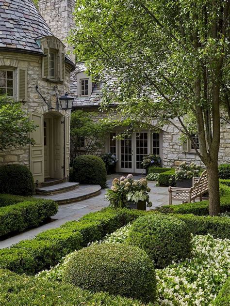 11 Beautiful French Courtyard Design Ideas Courtyard