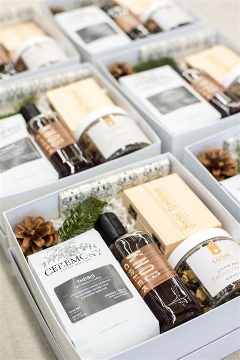 Looking for corporate gift ideas that will impress even the most hard to shop for clients? Best Corporate Gifts Ideas : CORPORATE HOLIDAY GIFT BOXES ...