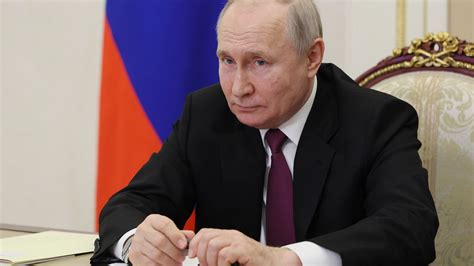 Hackers Air Deep Fake Putin Speech Calling For Mobilization The New York Times