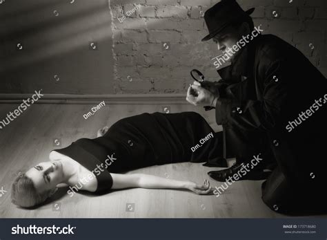 Film Noir Detective Investigating Crime Scene ภาพสต็อก 173718680 Shutterstock