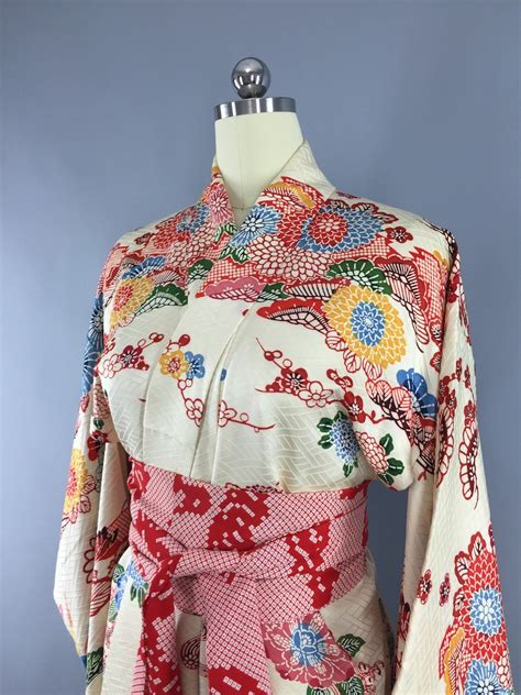 1950s Vintage Silk Kimono Robe Ivory Red Shibori Floral Print