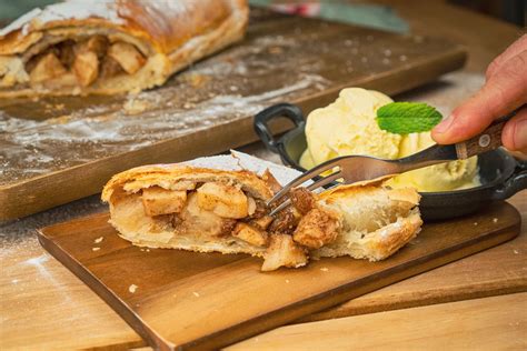 Apple Strudel With Puff Pastry Quick And Easy Dessert Recipe