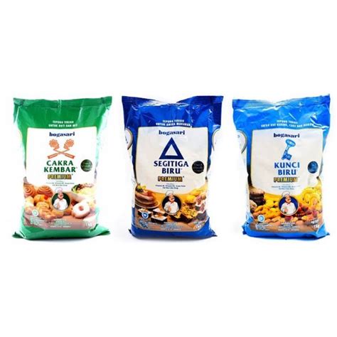 Kandungan gizi yang cukup lengkap. Tepung Terigu Bogasari ( Cakra Kembar, Segitiga Biru ...