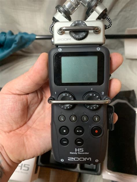 Zoom H5 Handy Recorder With Extra Zoom Windscreen And 16gb Sd Reverb