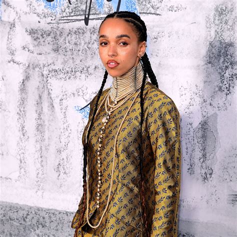 Fka Twigs Debuts New Shocking Red Hair On Instagram Vogue