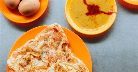 Murukku adalah makanan tradisional kaum india malaysia yangresepinya berasal dari india selatan terutamanya dari tamil nadu.muruku telah mengambil tempat di hati semua masyarakatberbilang kaum di malaysia. MAKANAN TRADISIONAL DI MALAYSIA: India