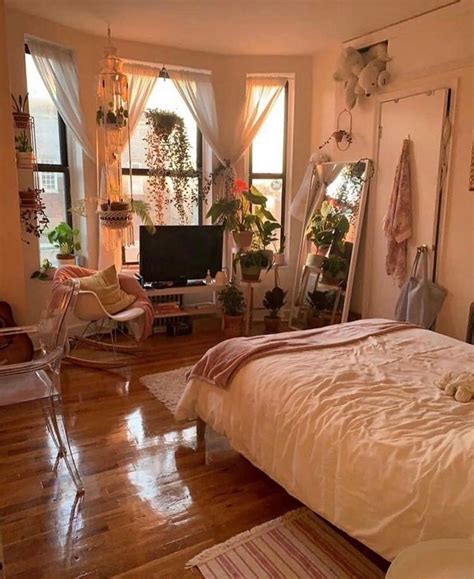 31 inspiring bohemian decorating ideas for living room. Via @cosiesthome... | College bedroom decor, Aesthetic ...