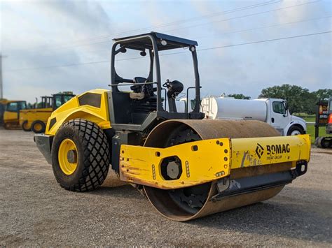 2017 Bomag BW211D 5 Single Drum Vibratory 576070 Machine New