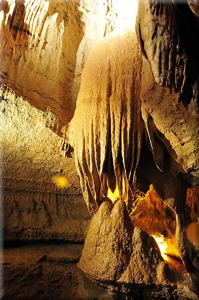 Missouri The Cave State Is Home To Over 6000 Caves Bluff Dwellers