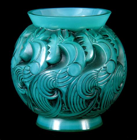 Lot 31 R Lalique Le Mans Vase Cased Mint Opalescent