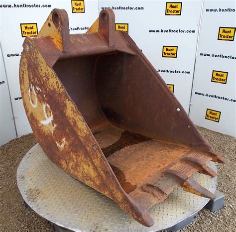 Used 36 John Deere 690b Pin On Excavator Bucket For Sale